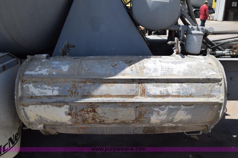 image for item E6409 1990 Kenworth W900 mixer truck