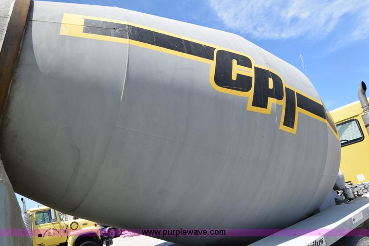 image for item E6409 1990 Kenworth W900 mixer truck