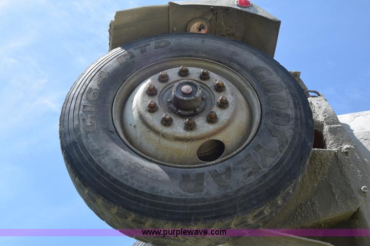 image for item E6409 1990 Kenworth W900 mixer truck