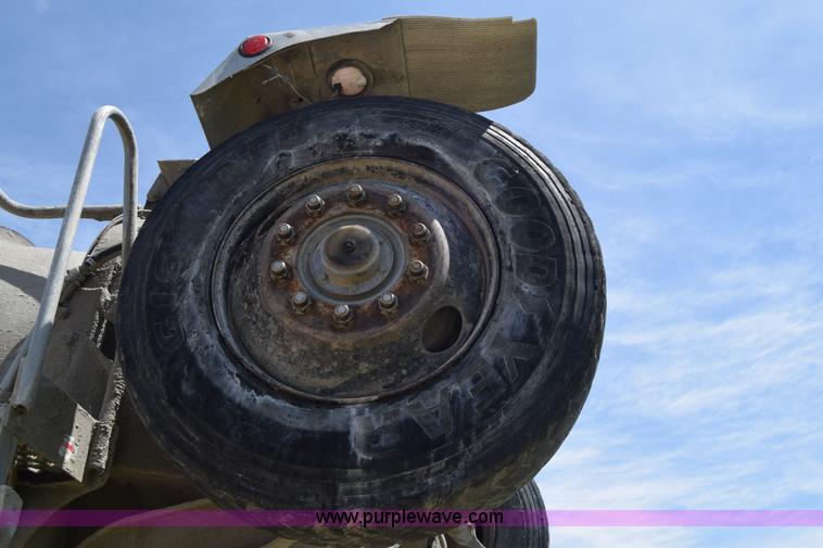 image for item E6409 1990 Kenworth W900 mixer truck