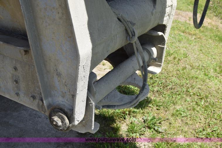 image for item E6409 1990 Kenworth W900 mixer truck