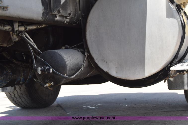 image for item E6409 1990 Kenworth W900 mixer truck