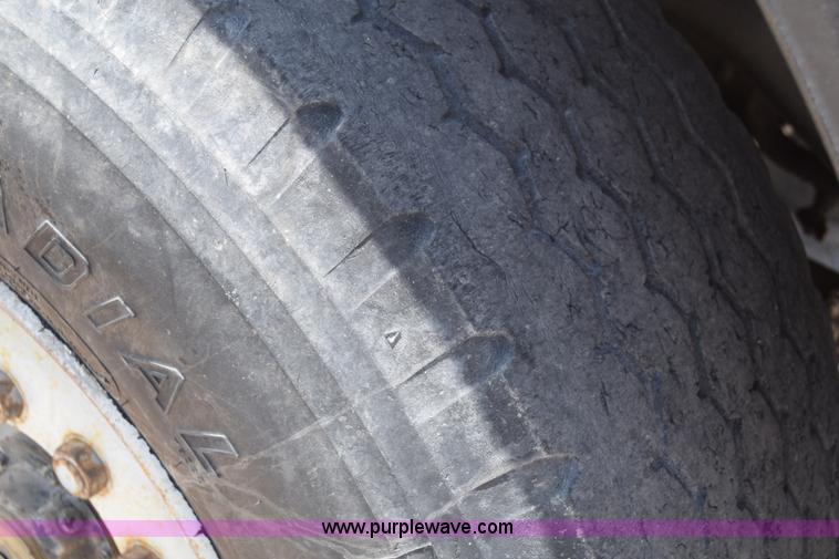 image for item E6409 1990 Kenworth W900 mixer truck