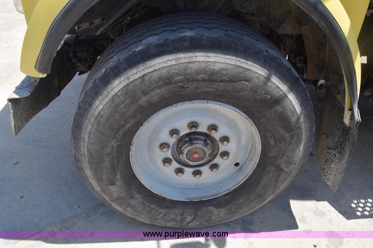 image for item E6409 1990 Kenworth W900 mixer truck