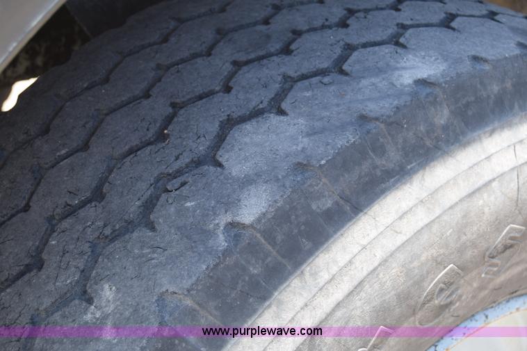 image for item E6409 1990 Kenworth W900 mixer truck