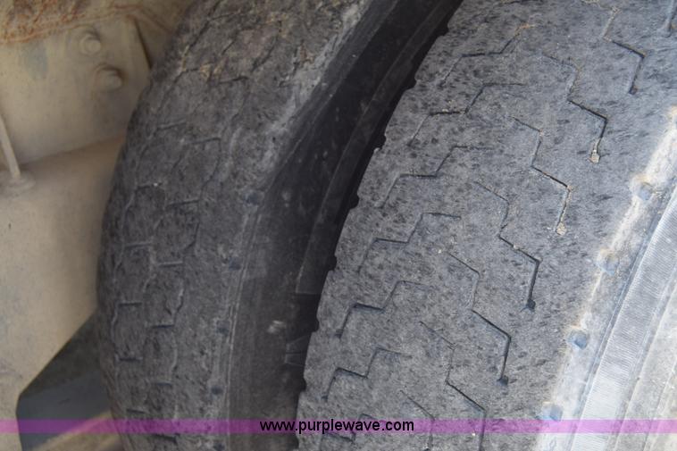 image for item E6409 1990 Kenworth W900 mixer truck