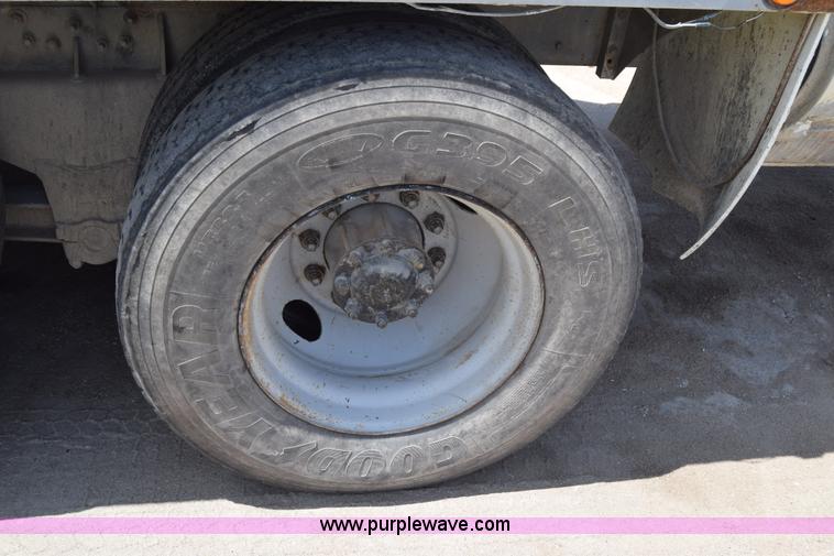 image for item E6409 1990 Kenworth W900 mixer truck