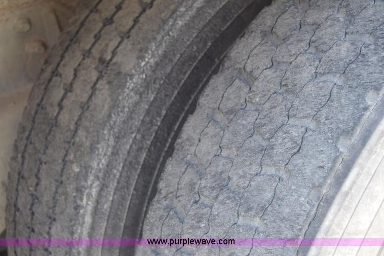 image for item E6409 1990 Kenworth W900 mixer truck