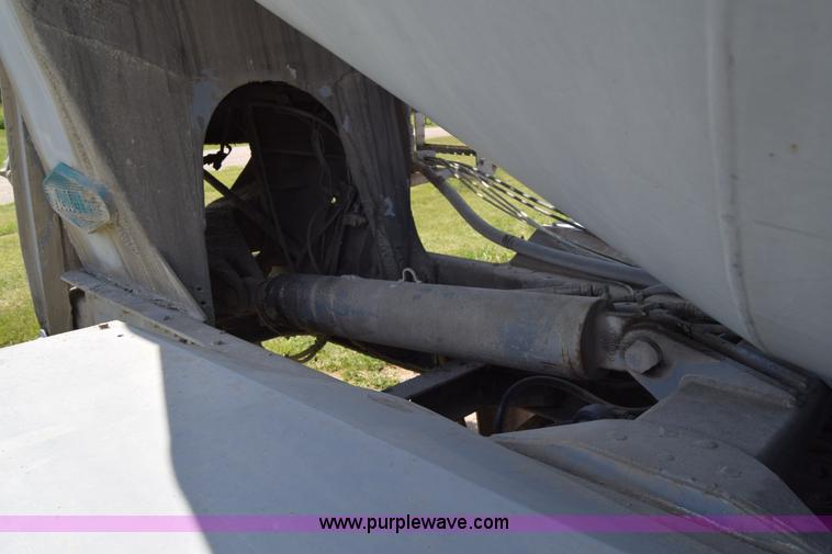 image for item E6409 1990 Kenworth W900 mixer truck