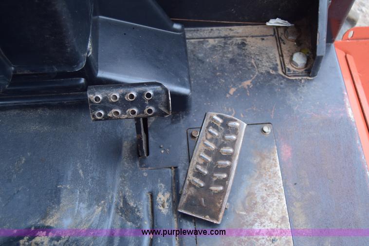 image for item E6430 2002 Ditch Witch RT70 trencher