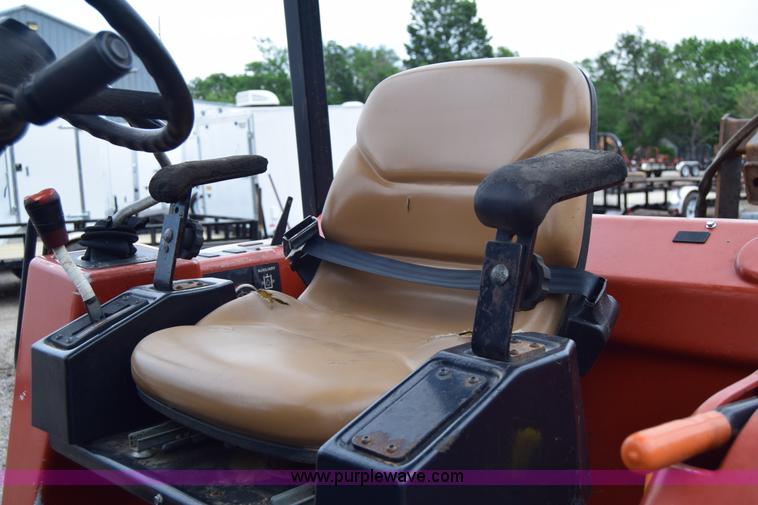 image for item E6430 2002 Ditch Witch RT70 trencher