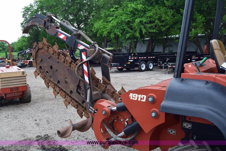 image for item E6430 2002 Ditch Witch RT70 trencher