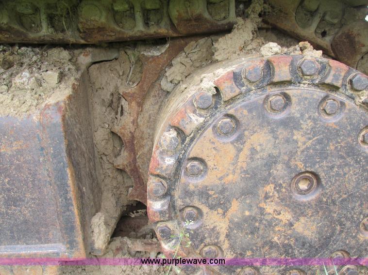 image for item E7444 1986 John Deere 790 excavator