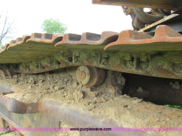 image for item E7444 1986 John Deere 790 excavator