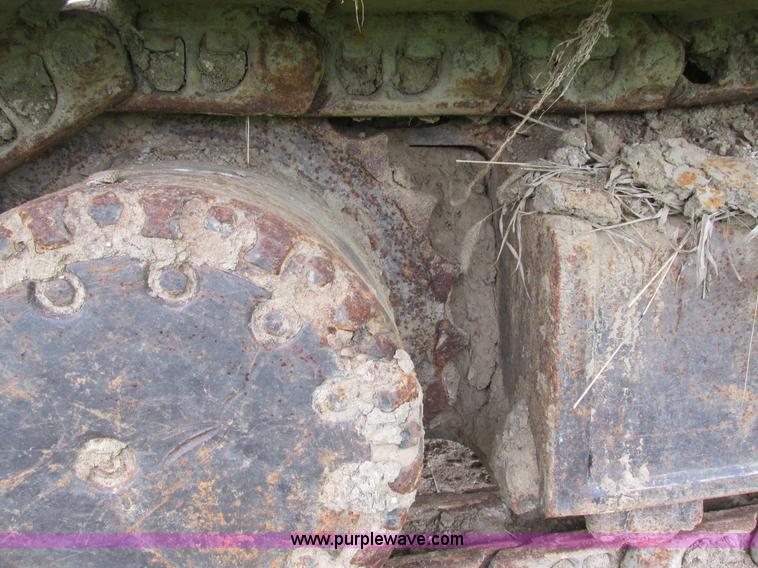 image for item E7444 1986 John Deere 790 excavator