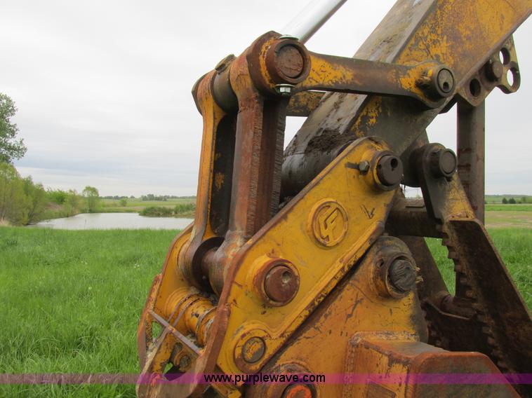 image for item E7444 1986 John Deere 790 excavator