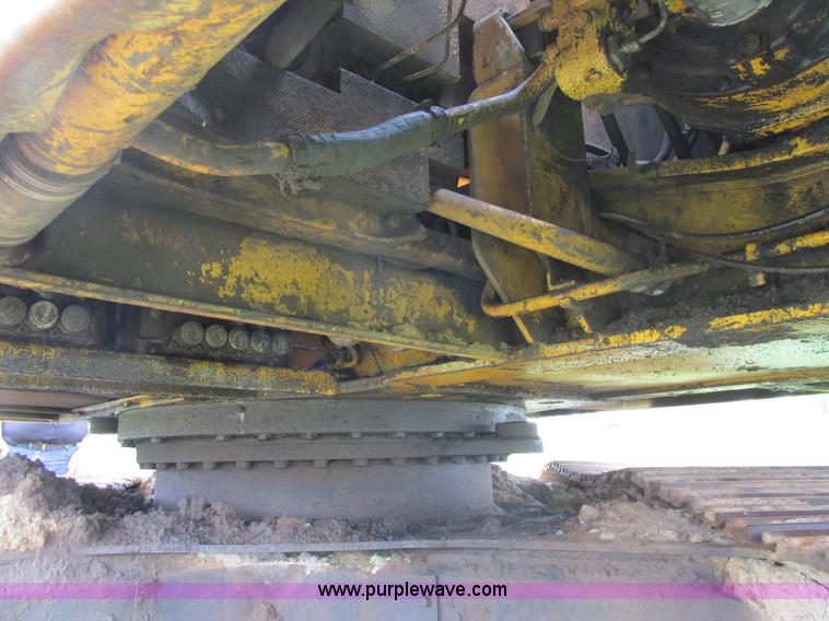 image for item E7444 1986 John Deere 790 excavator