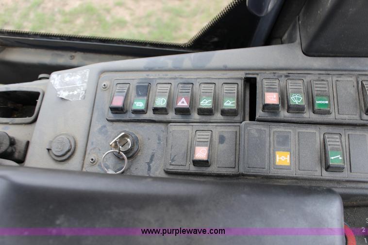 image for item F7680 2008 John Deere 244J wheel loader