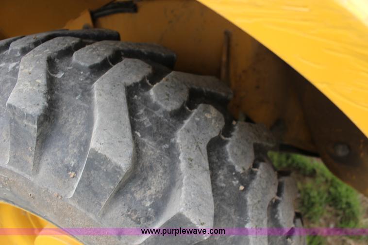 image for item F7680 2008 John Deere 244J wheel loader