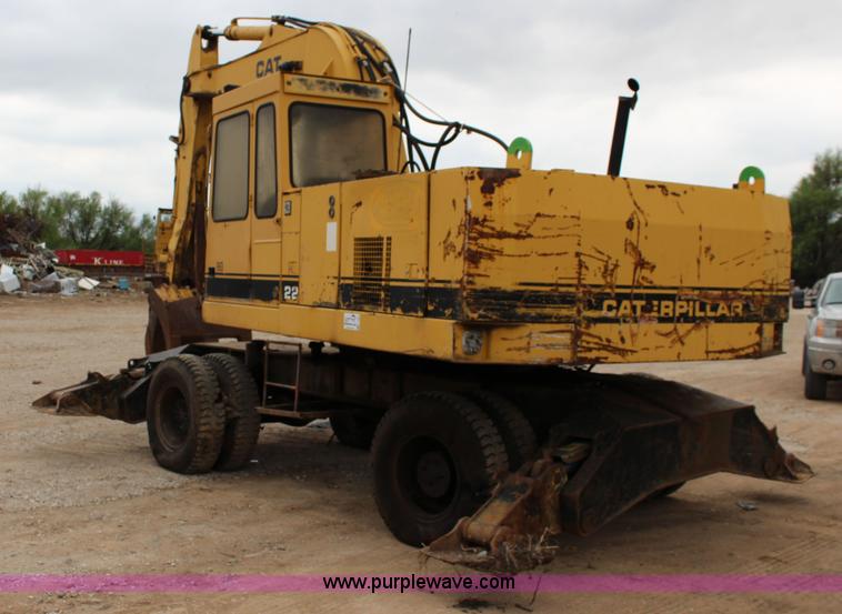 image for item F7683 1990 Caterpillar 224B excavator