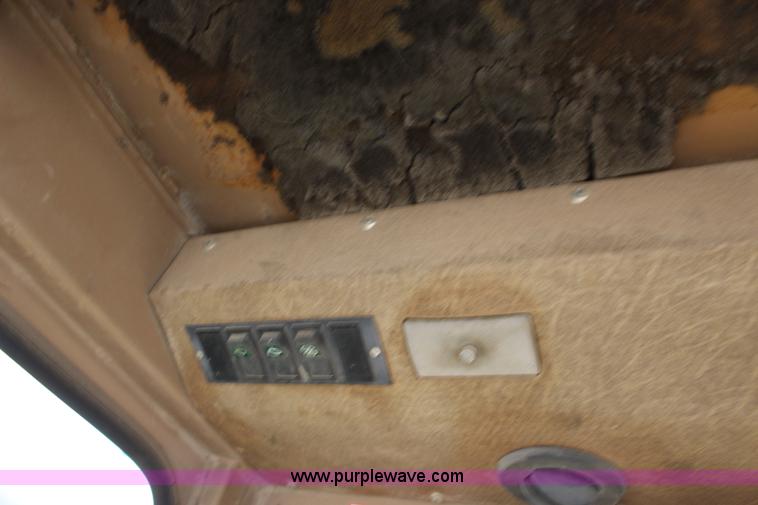 image for item F7683 1990 Caterpillar 224B excavator