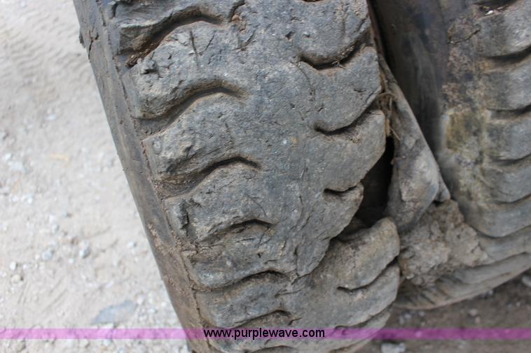 image for item F7683 1990 Caterpillar 224B excavator