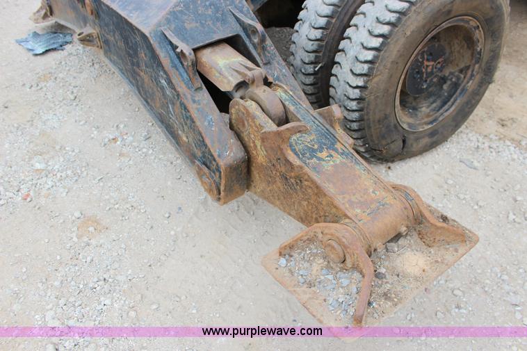 image for item F7683 1990 Caterpillar 224B excavator