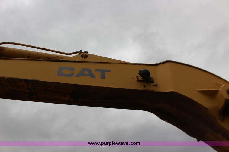 image for item F7683 1990 Caterpillar 224B excavator