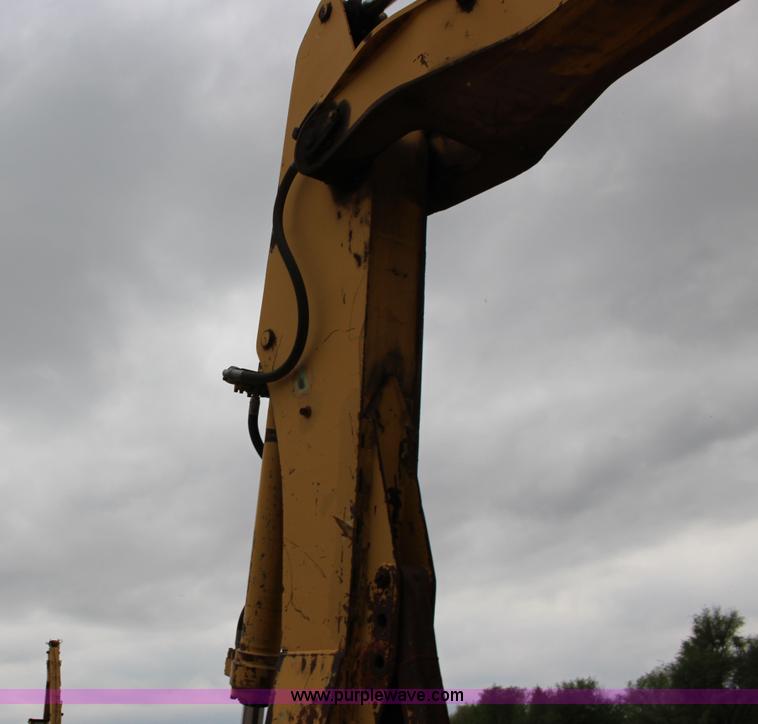 image for item F7683 1990 Caterpillar 224B excavator