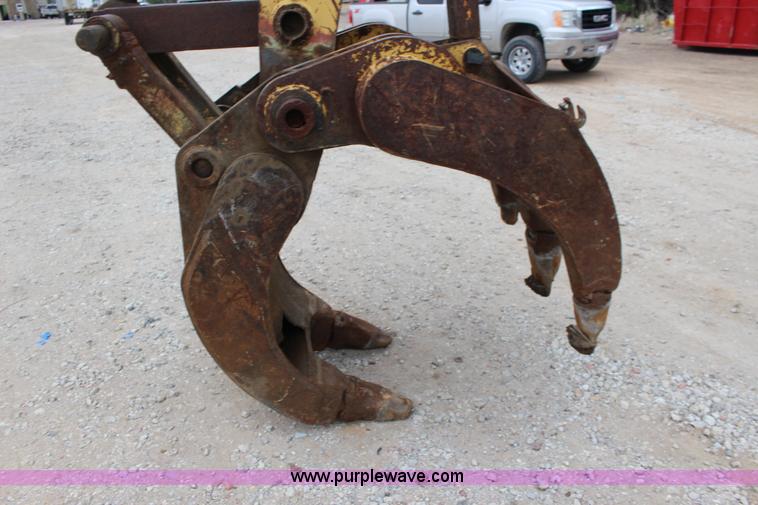 image for item F7683 1990 Caterpillar 224B excavator