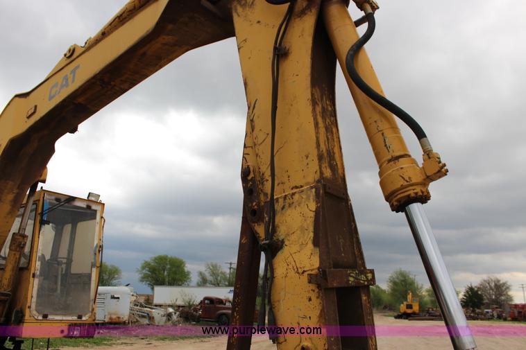 image for item F7683 1990 Caterpillar 224B excavator