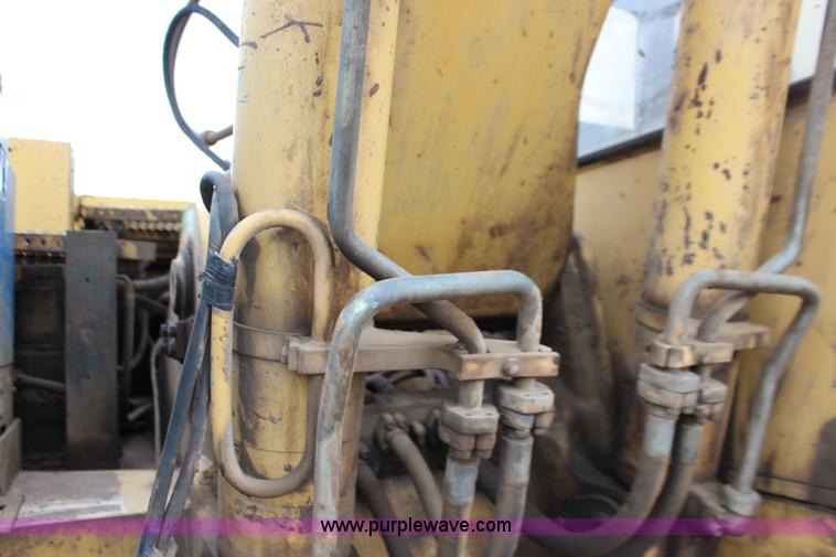 image for item F7683 1990 Caterpillar 224B excavator