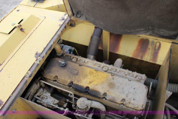 image for item F7683 1990 Caterpillar 224B excavator