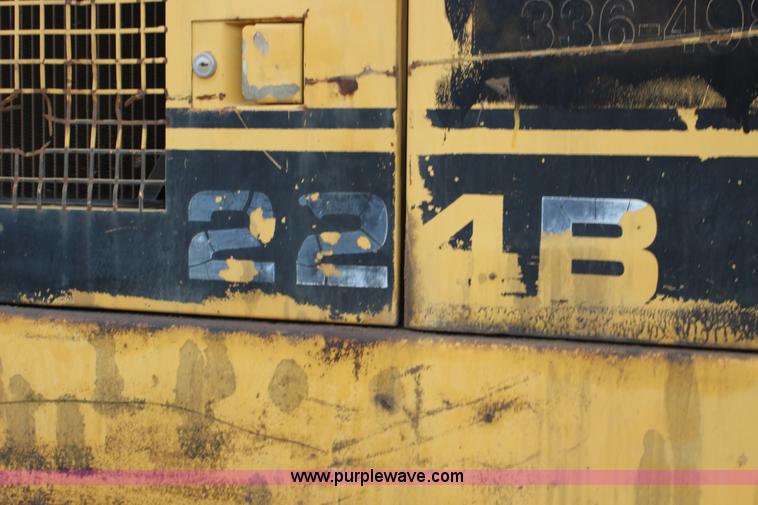 image for item F7683 1990 Caterpillar 224B excavator