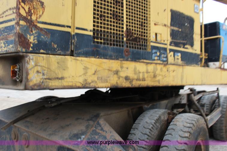 image for item F7683 1990 Caterpillar 224B excavator