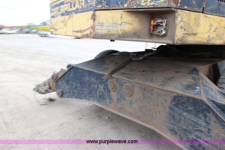 image for item F7683 1990 Caterpillar 224B excavator