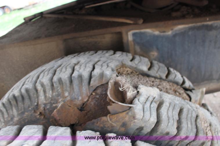 image for item F7683 1990 Caterpillar 224B excavator