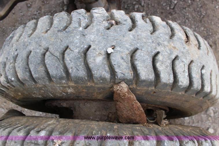 image for item F7683 1990 Caterpillar 224B excavator