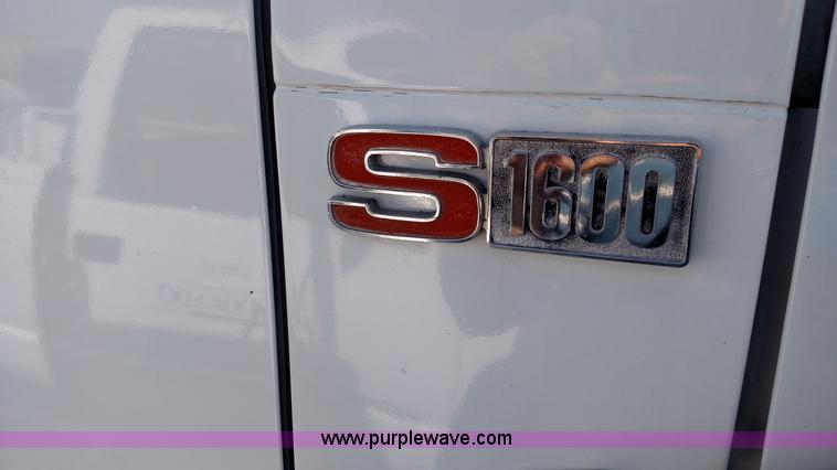 image for item F7758 1987 International S1654 oil distribution truck