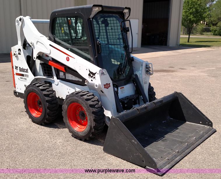image for item F7775 2014 Bobcat S590 skid steer