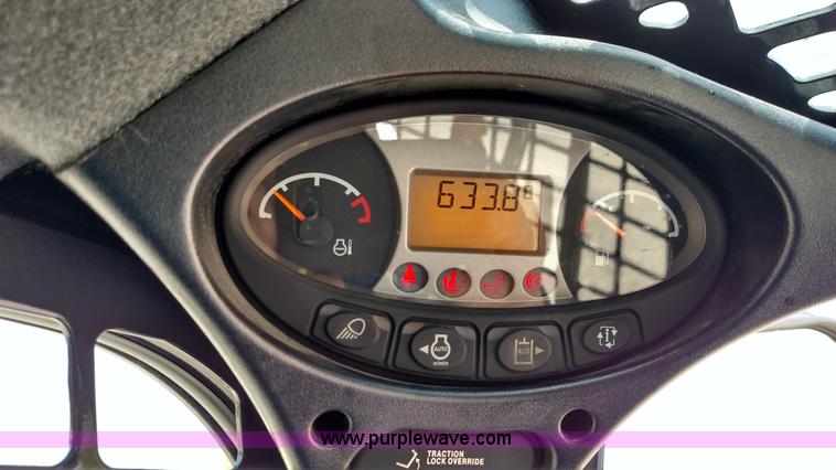 image for item F7775 2014 Bobcat S590 skid steer