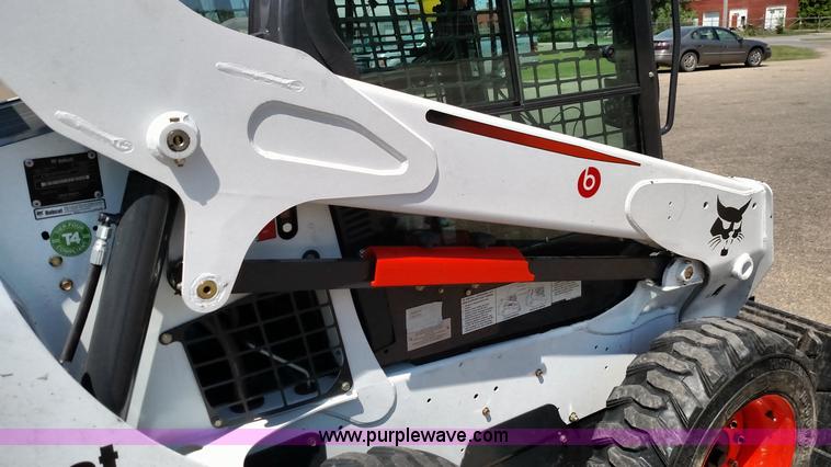 image for item F7775 2014 Bobcat S590 skid steer