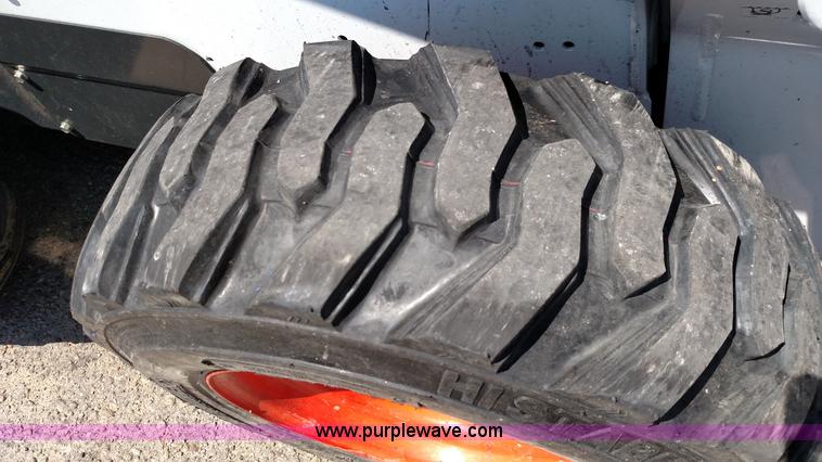 image for item F7775 2014 Bobcat S590 skid steer