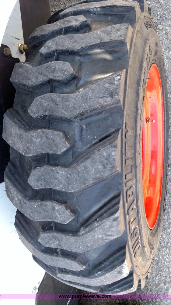 image for item F7775 2014 Bobcat S590 skid steer