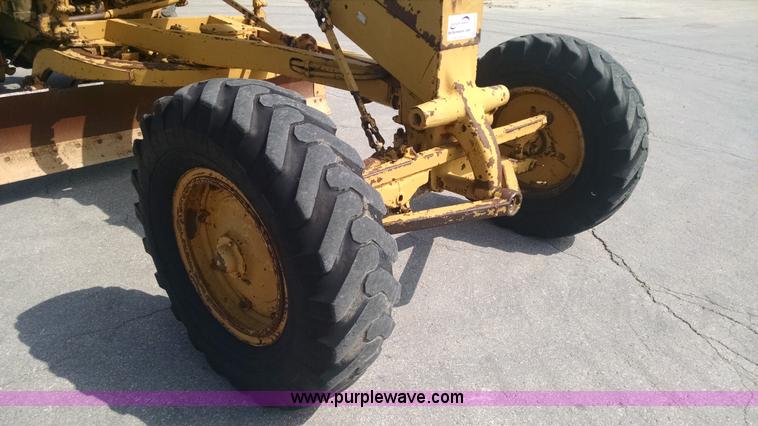 image for item G6574 1968 Caterpillar 112E motor grader