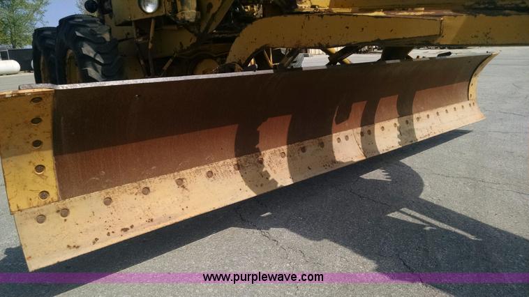 image for item G6574 1968 Caterpillar 112E motor grader