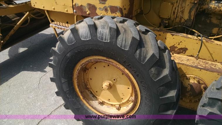 image for item G6574 1968 Caterpillar 112E motor grader