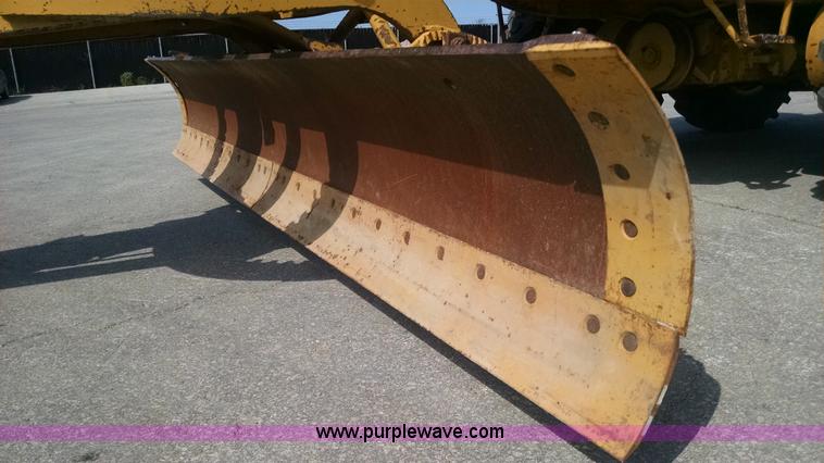 image for item G6574 1968 Caterpillar 112E motor grader