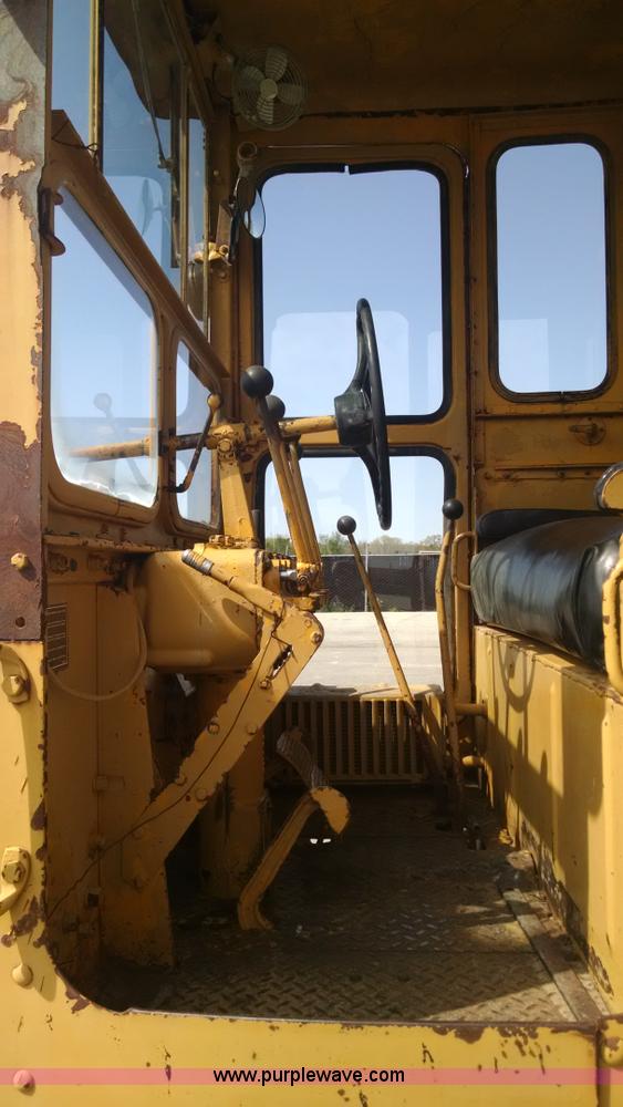 image for item G6574 1968 Caterpillar 112E motor grader