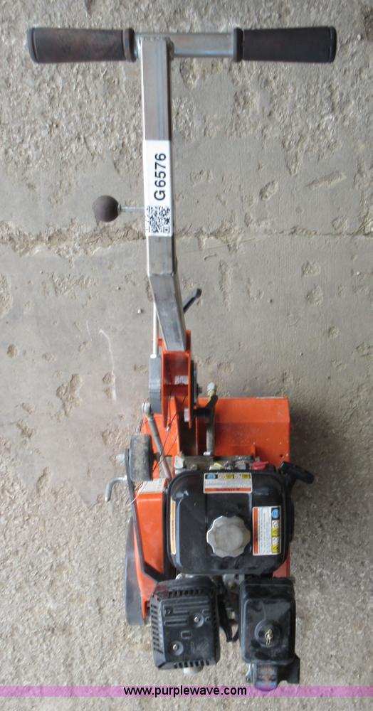 image for item G6576 Husqvarna MG8 soft-cut saw